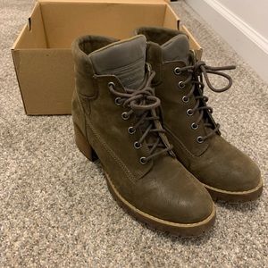 SOLD- Crown Vintage basically New Heeled Combat